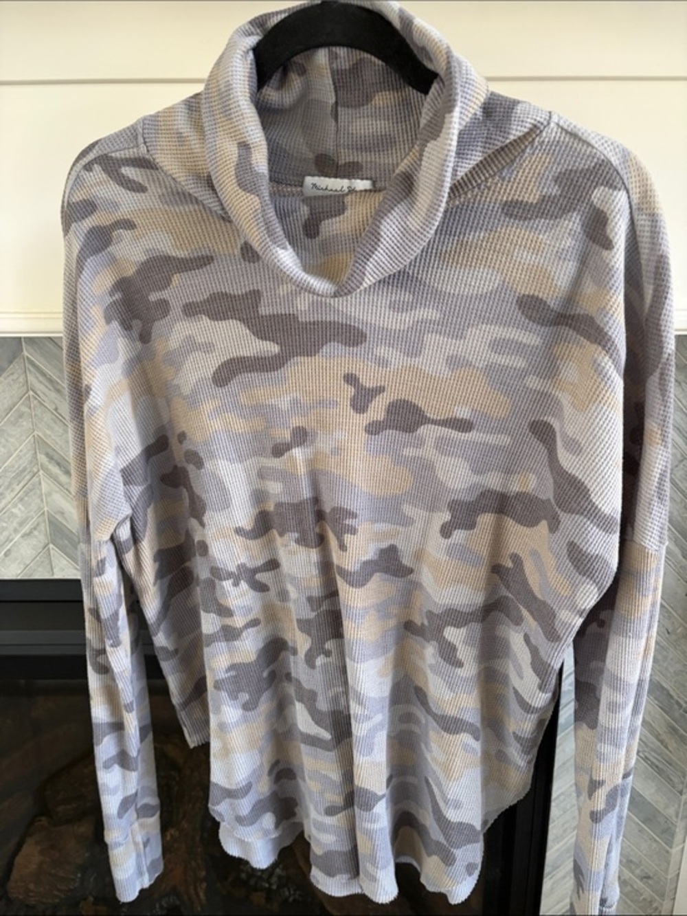 Evereve | Michael Stars Gray Camo Cowlneck Themal Top Size S